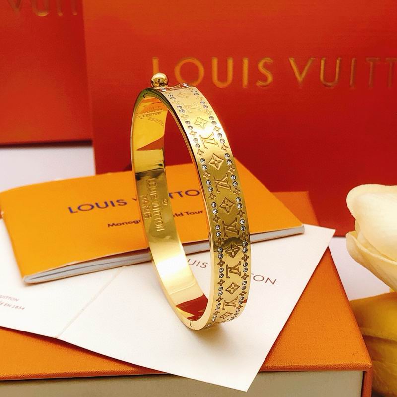 LV Bracelet 11yxx70 (8)