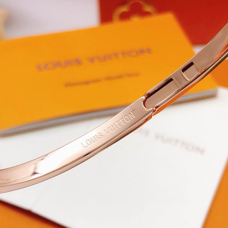 LV Bracelet 11yxx74 (13)