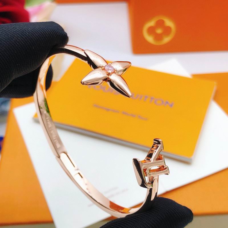 LV Bracelet 11yxx74 (15)