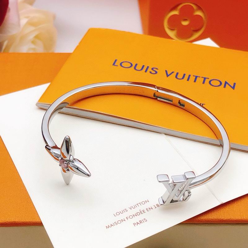 LV Bracelet 11yxx74 (4)