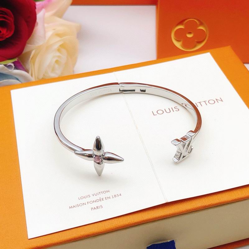 LV Bracelet 11yxx74 (7)