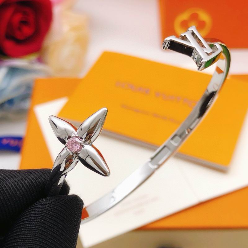 LV Bracelet 11yxx74 (8)