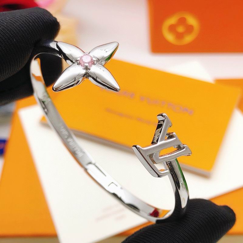 LV Bracelet 11yxx74 (9)