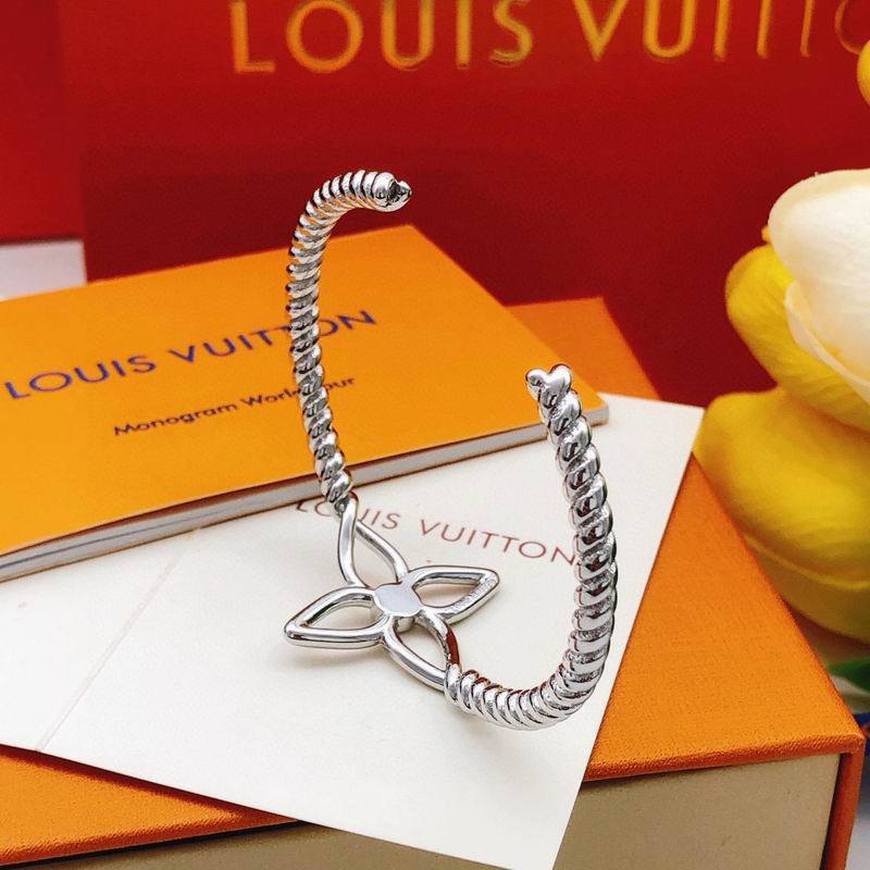 LV Bracelet 11yxx75 (11)