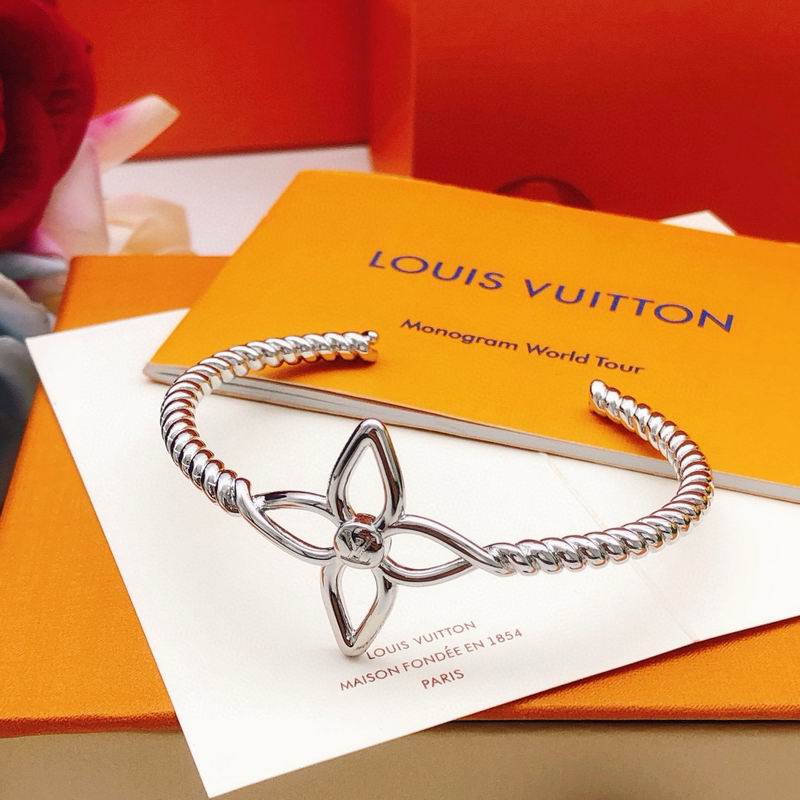 LV Bracelet 11yxx75 (12)