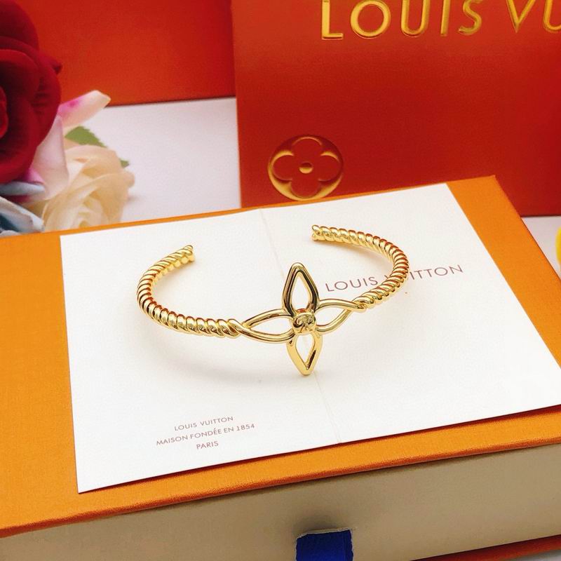 LV Bracelet 11yxx75 (15)