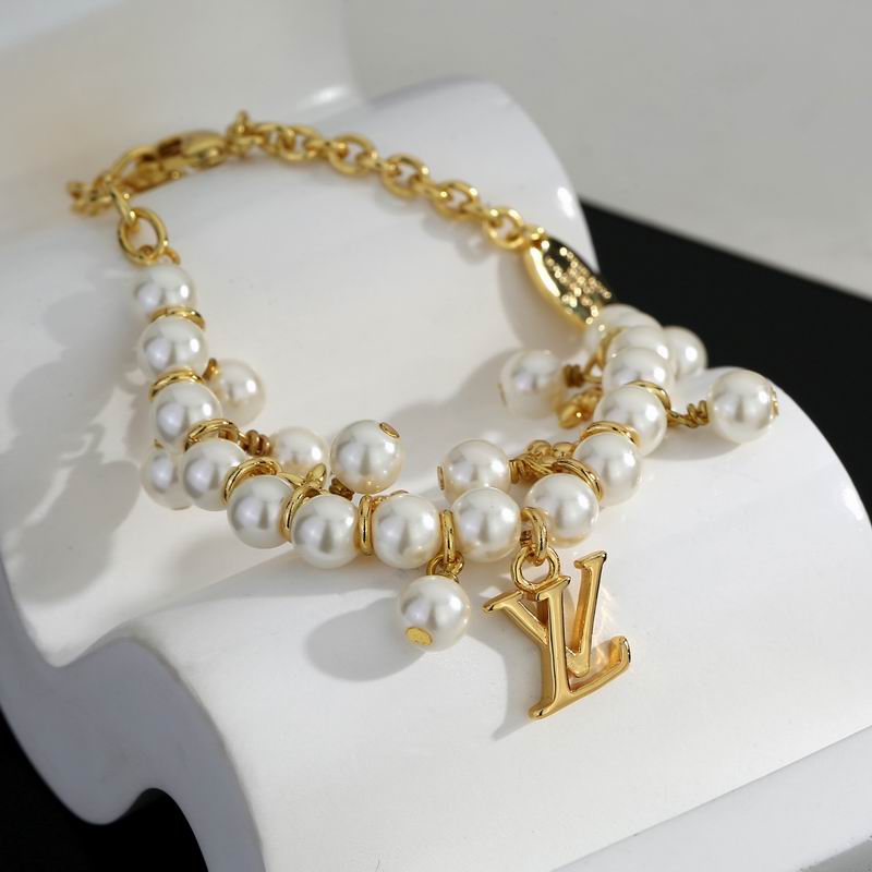 LV Bracelet 11yxx79 (1)