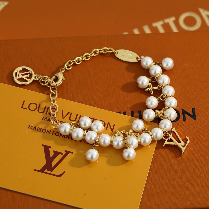 LV Bracelet 11yxx79 (5)