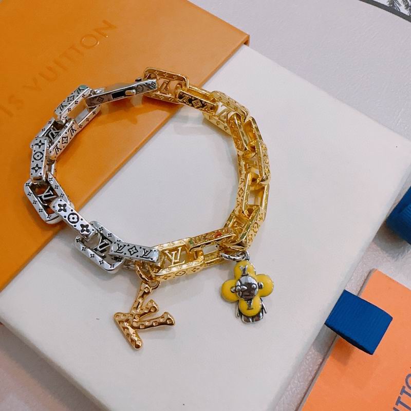 LV Bracelet 11yxx80 (2)