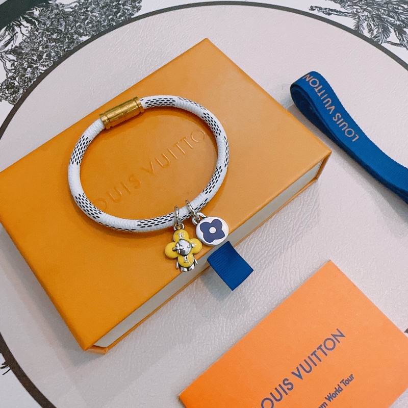 LV Bracelet 11yxx82 (6)