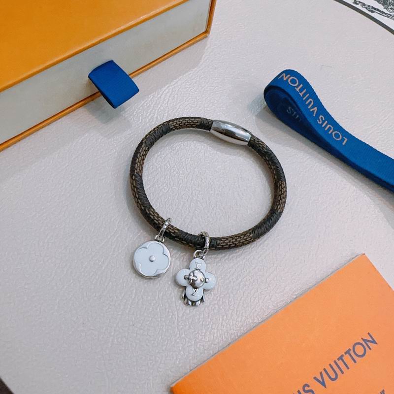 LV Bracelet 11yxx83 (5)