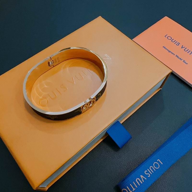 LV Bracelet 11yxx87 (3)