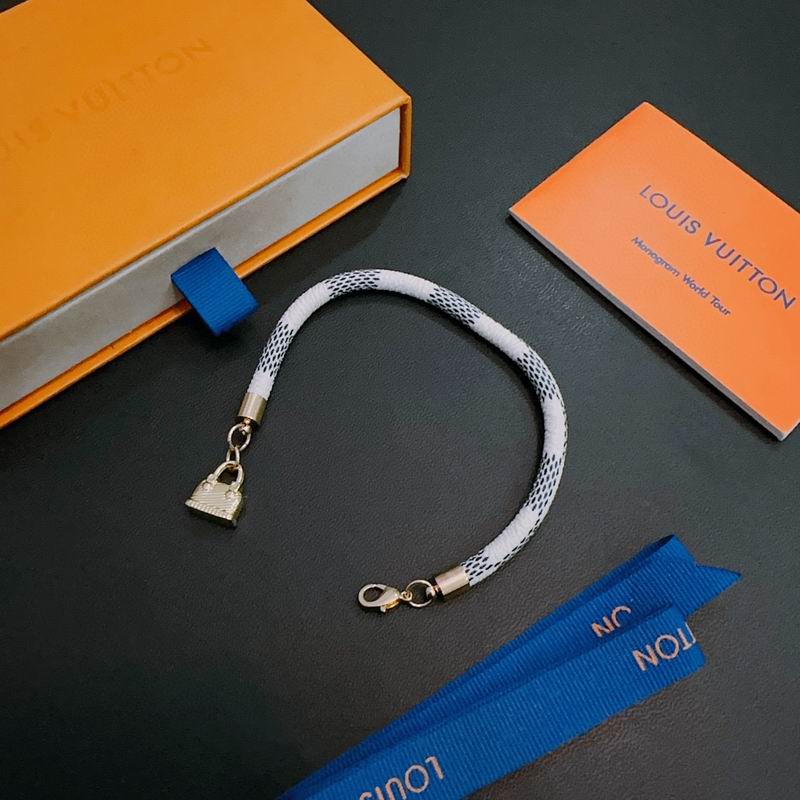 LV Bracelet 11yxx89 (6)