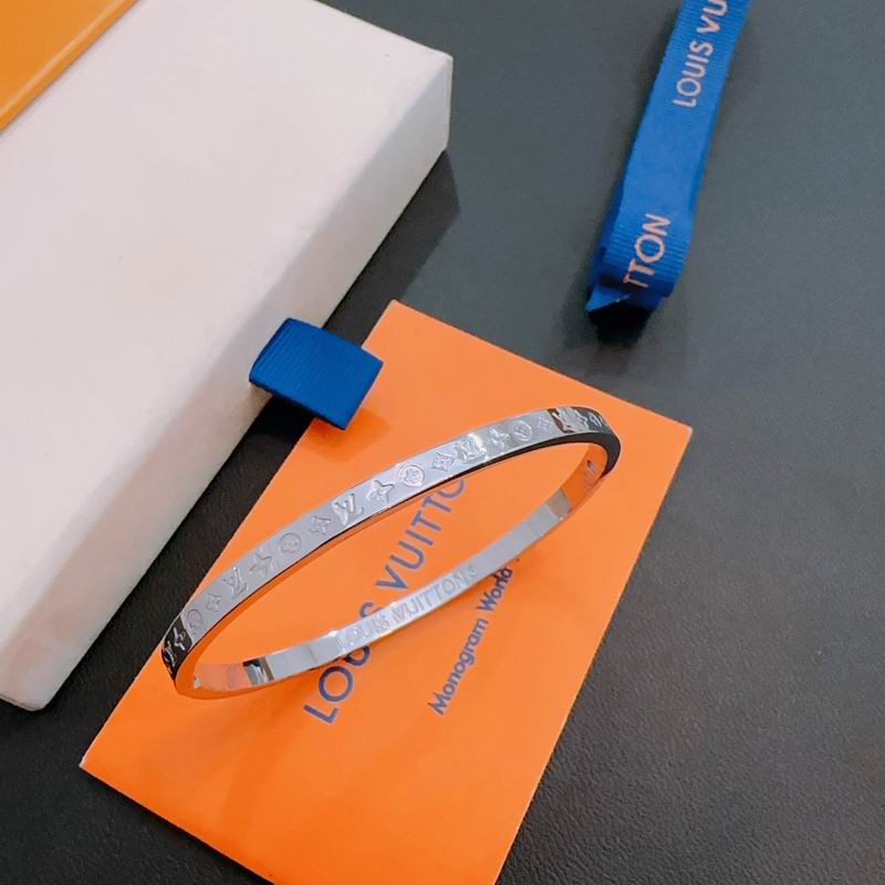 LV Bracelet 11yxx90 (8)