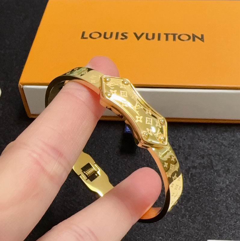 LV Bracelet 11yxx94 (6)