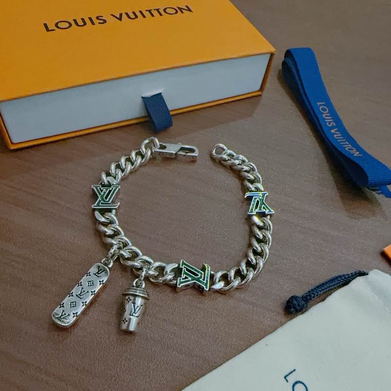 LV Bracelet 12yxx180 (2)