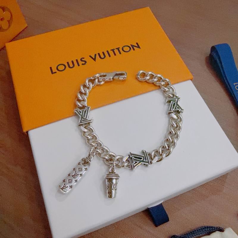 LV Bracelet 12yxx180 (5)