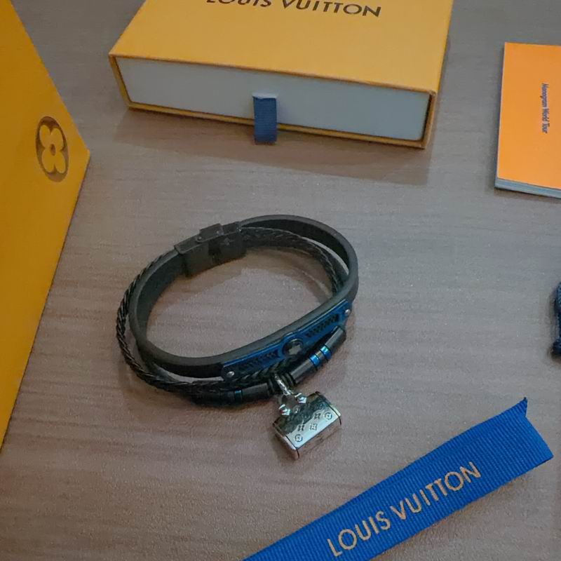 LV Bracelet 12yxx181 (2)