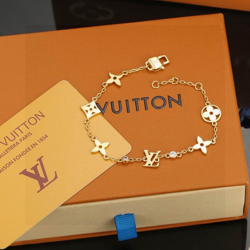 LV Bracelet 12yxx183 (1)