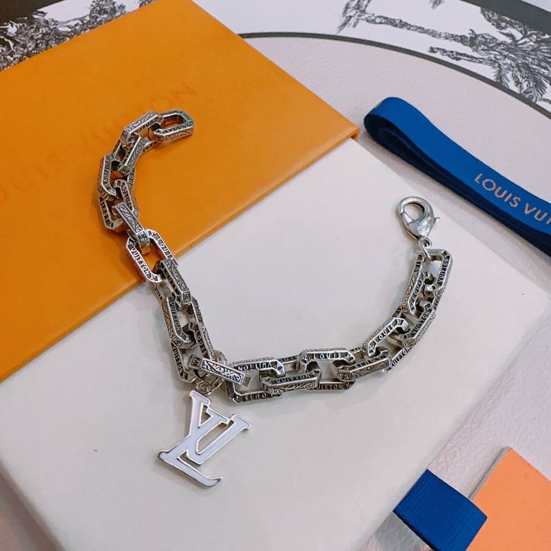 LV Bracelet 12yxx184 (3)