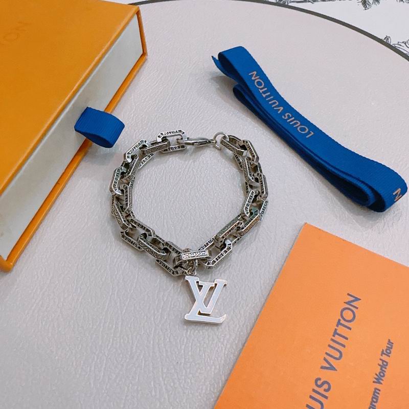 LV Bracelet 12yxx184 (4)