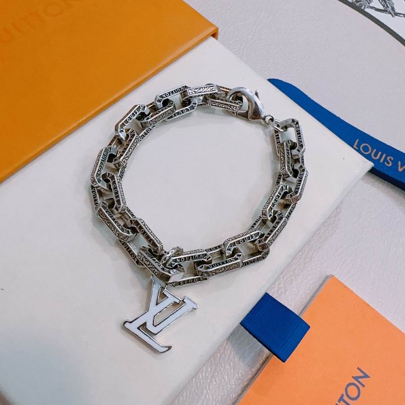 LV Bracelet 12yxx184 (5)
