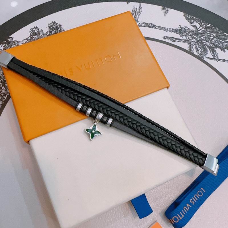 LV Bracelet 12yxx196 (2)