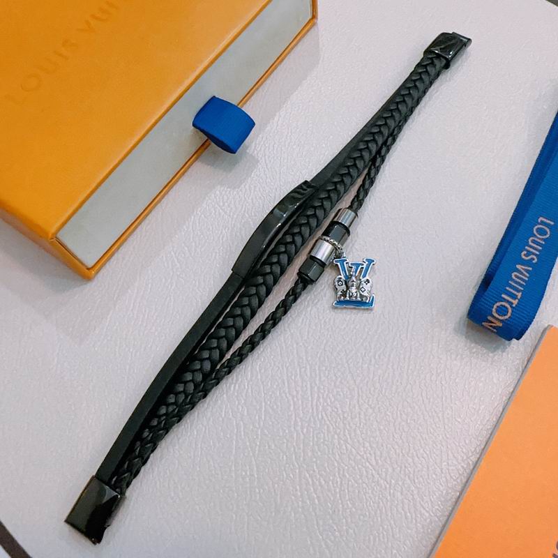 LV Bracelet 12yxx197 (2)