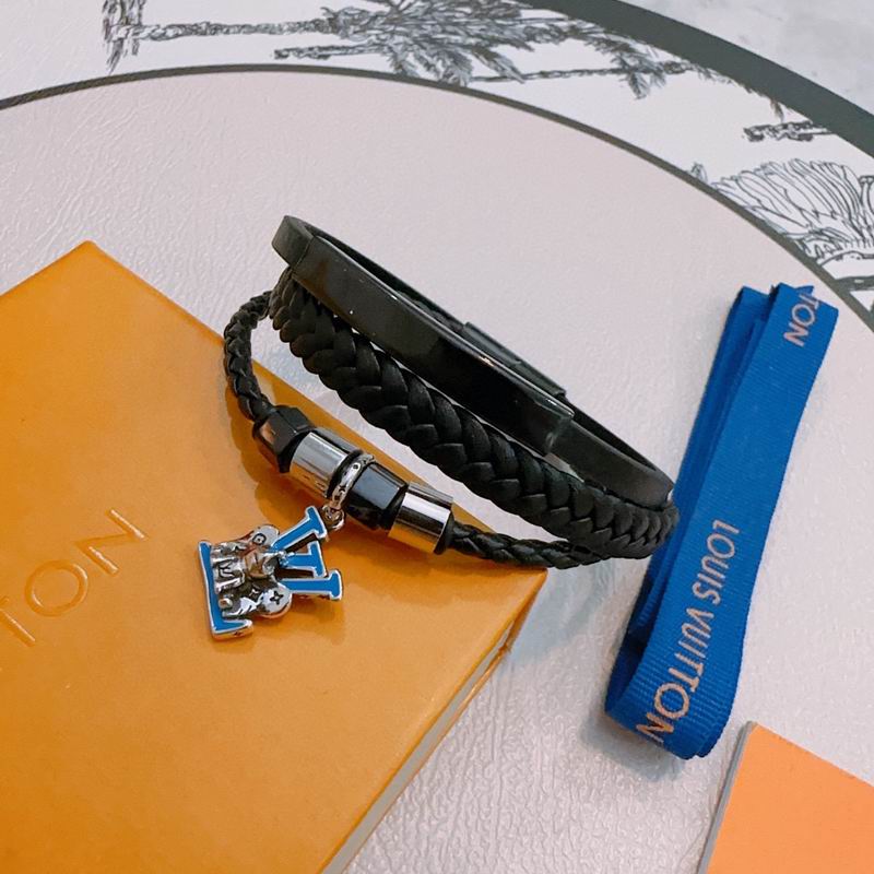 LV Bracelet 12yxx197 (3)