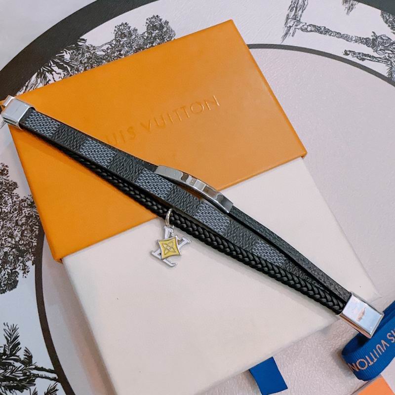 LV Bracelet 12yxx198 (2)