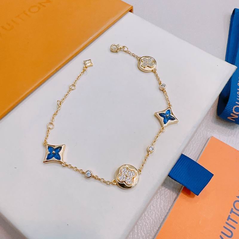 LV Bracelet 12yxx203 (3)