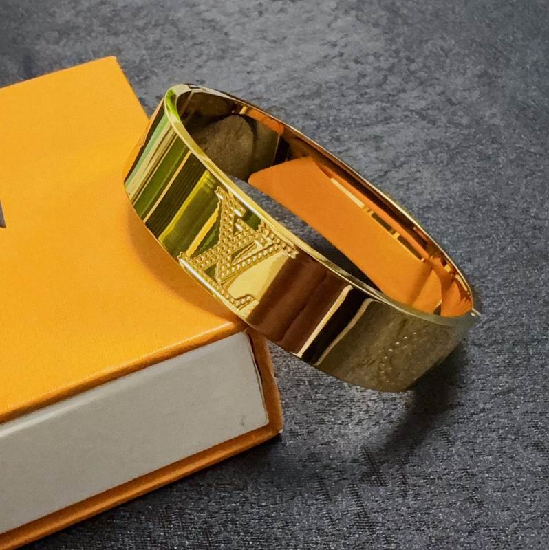 LV Bracelet 12yxx206 (3)