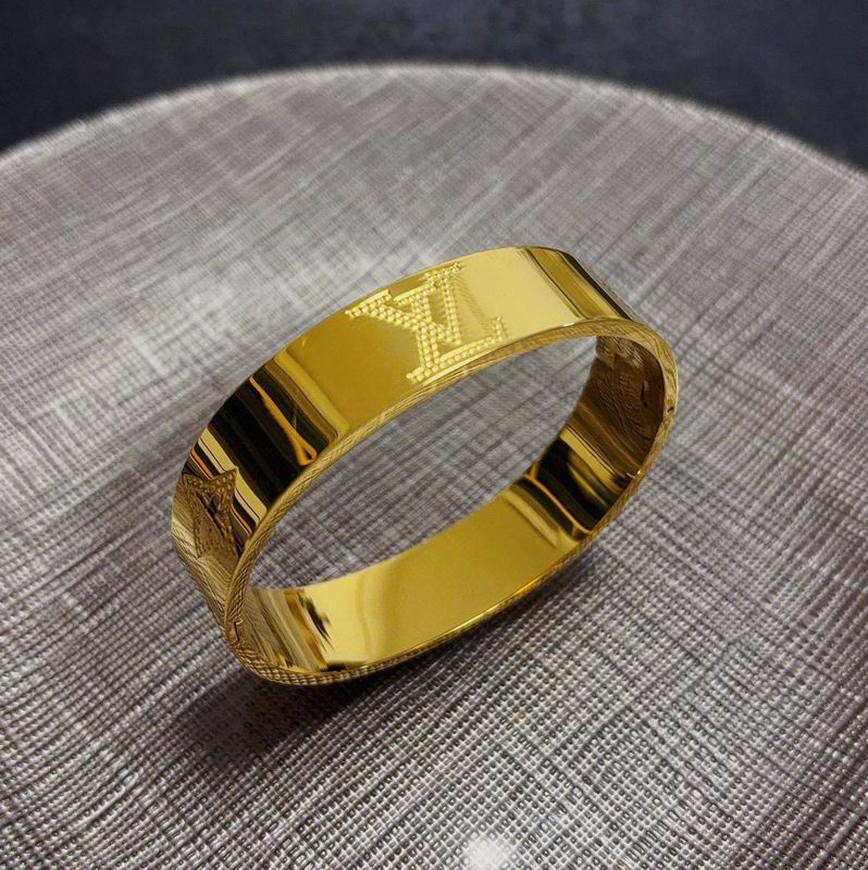 LV Bracelet 12yxx206 (5)