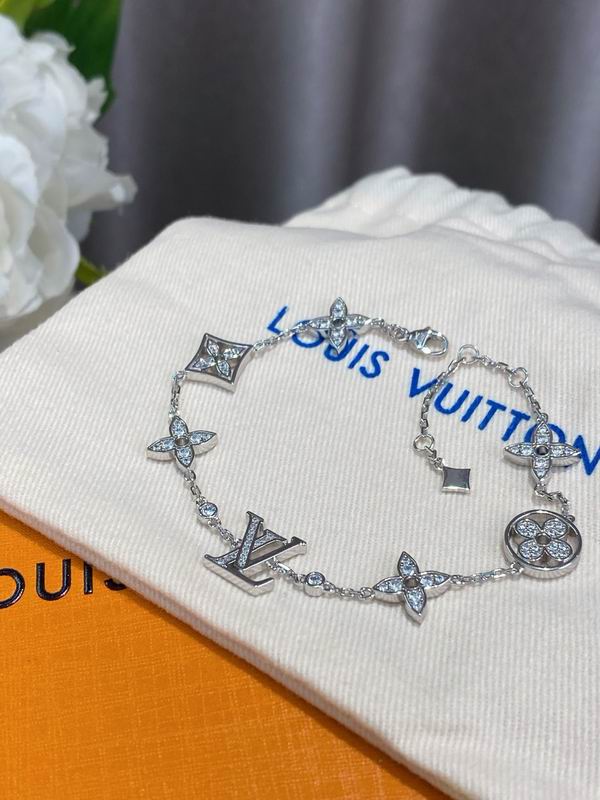 LV Bracelet 12yxx207 (2)