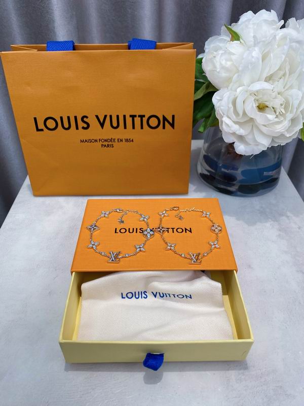 LV Bracelet 12yxx207 (5)