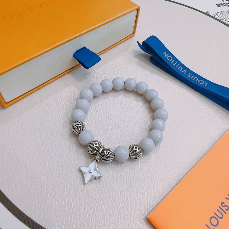 LV Bracelet 12yxx21 (1)