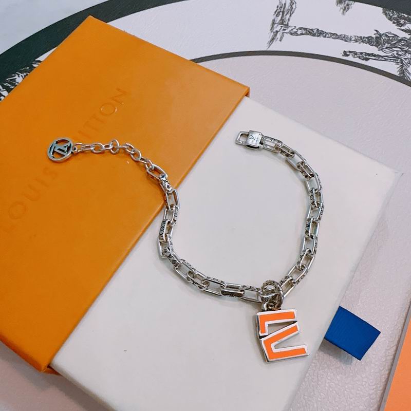 LV Bracelet 12yxx212 (1)