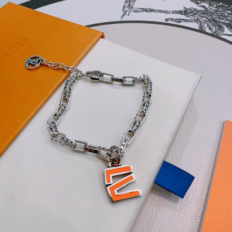 LV Bracelet 12yxx212 (3)