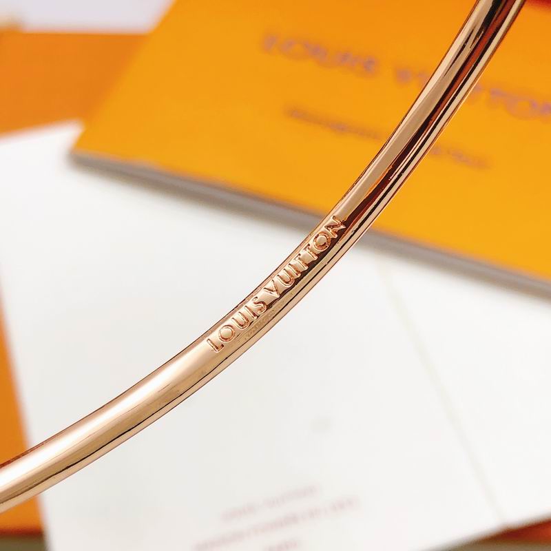 LV Bracelet 12yxx216 (6)