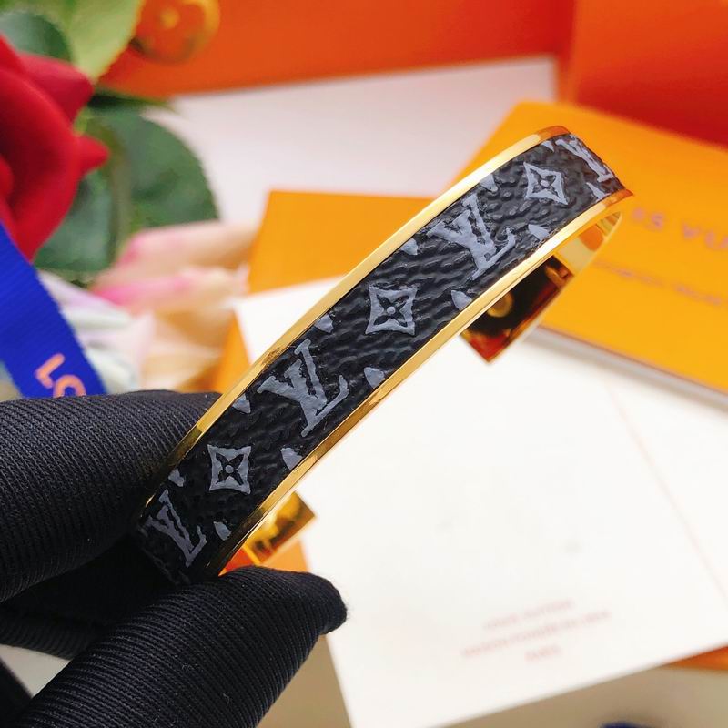 LV Bracelet 12yxx217 (14)