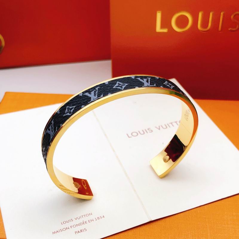 LV Bracelet 12yxx217 (16)