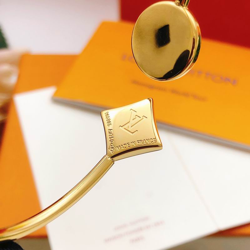 LV Bracelet 12yxx218 (3)