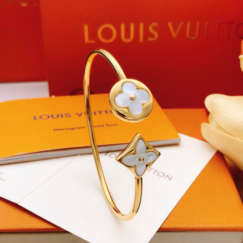 LV Bracelet 12yxx218 (4)