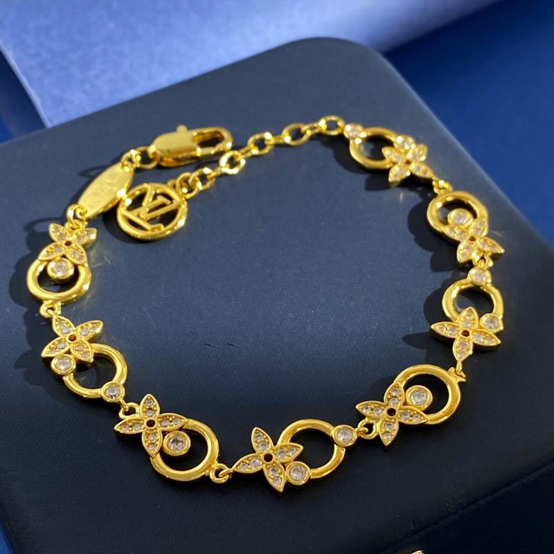 LV Bracelet 12yxx226 (4)
