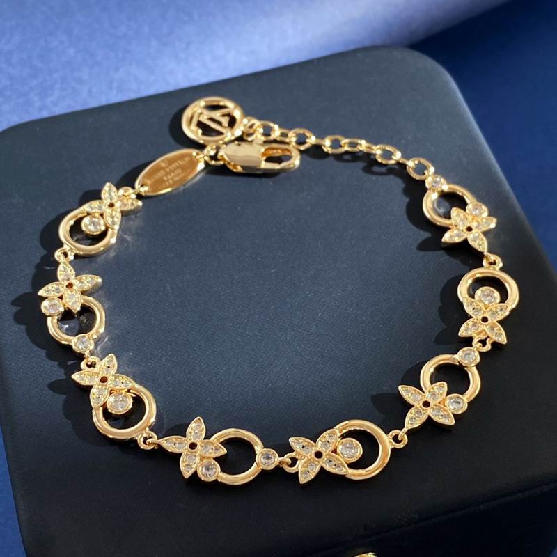 LV Bracelet 12yxx226 (6)