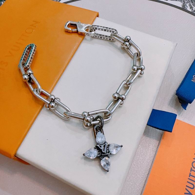 LV Bracelet 12yxx228 (2)