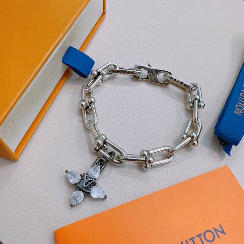 LV Bracelet 12yxx228 (4)