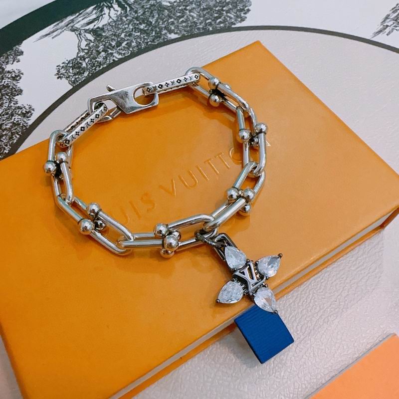 LV Bracelet 12yxx228 (5)