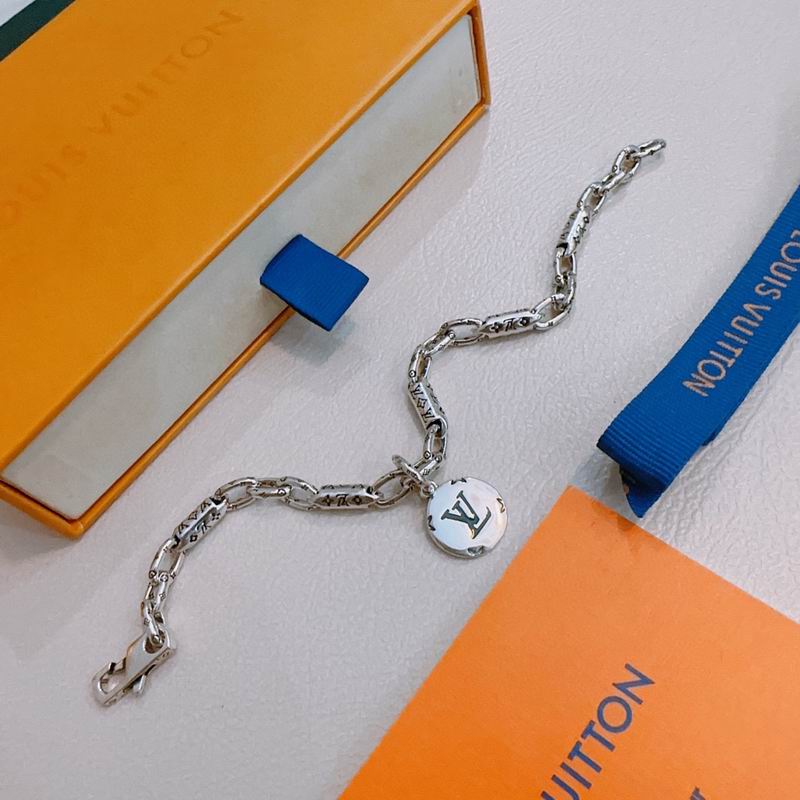 LV Bracelet 12yxx229 (4)