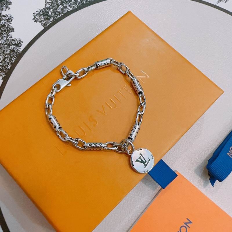 LV Bracelet 12yxx229 (5)